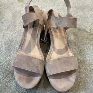 STEVE MADDEN breathe nude sue shoes